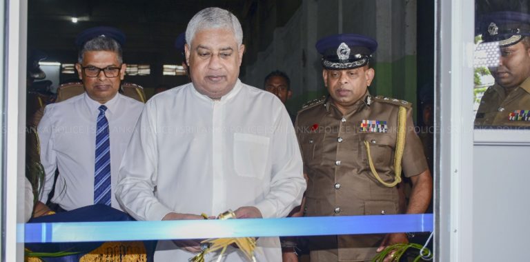 නවීකරණය කරන ලද පොලිස් නේවාසිකාගාරය හා නව භෝජනාගාරය විවෘත කිරීම.